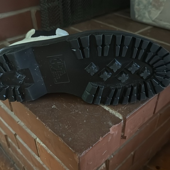 Doc Martin boots - Picture 2 of 6